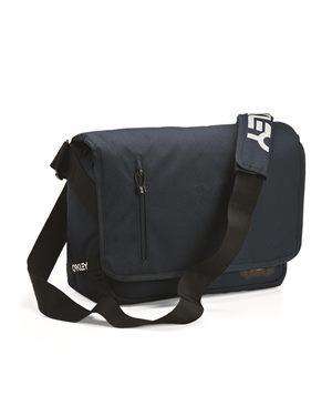 Brand: Oakley | Style: 921452ODM | Product: 15L Street Messenger Bag
